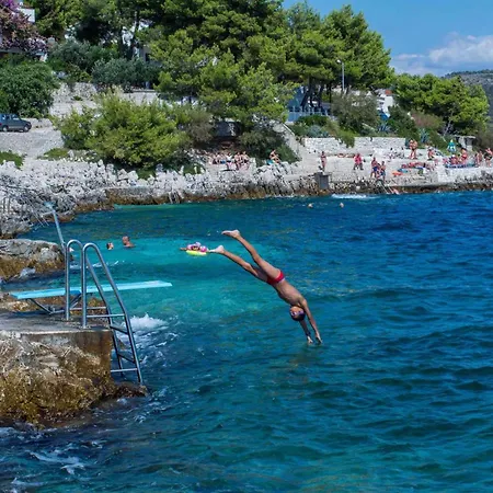 In Okrug Gornji With 1 Διαμέρισμα Τρογκίρ
