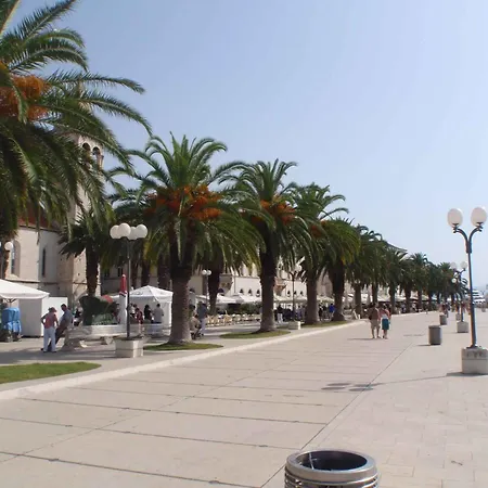 Appartement In Okrug Gornji With 1 Trogir