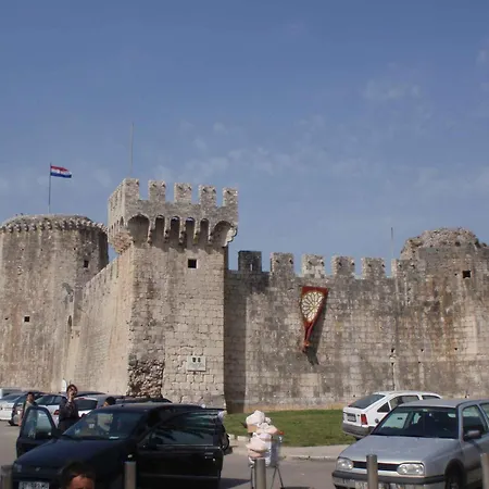 דירה In Okrug Gornji With 1 *