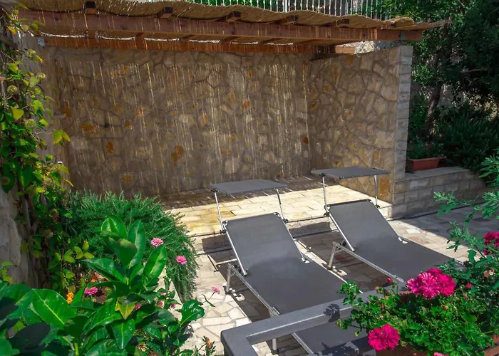 In Okrug Gornji With 1 Appartement Trogir