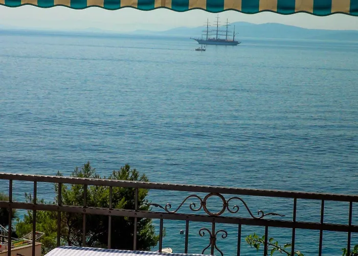 In Okrug Gornji With 1 * Trogir